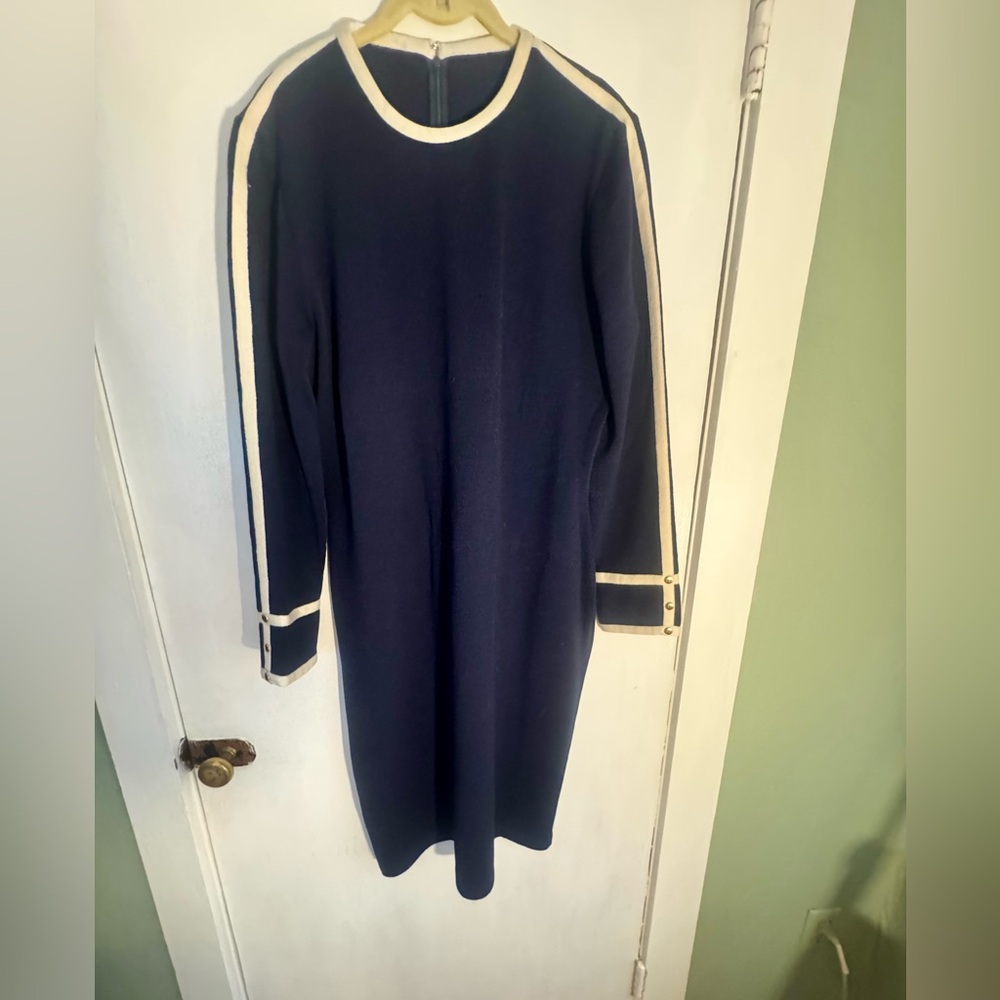 ST JOHN Navy Long Sleeve Dress with White Trim and Gold Button Detail - Picture 10 of 11